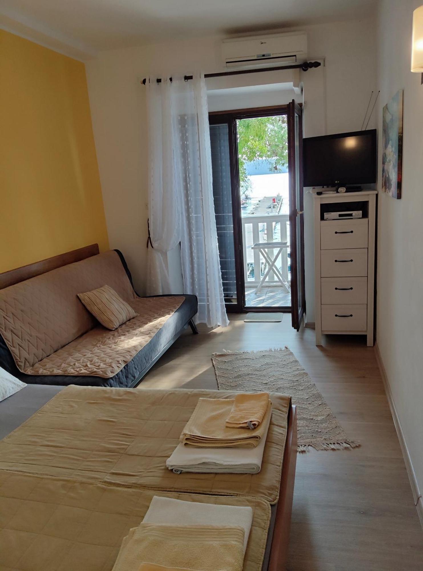 Apartmani Dea Jadranovo Exterior photo