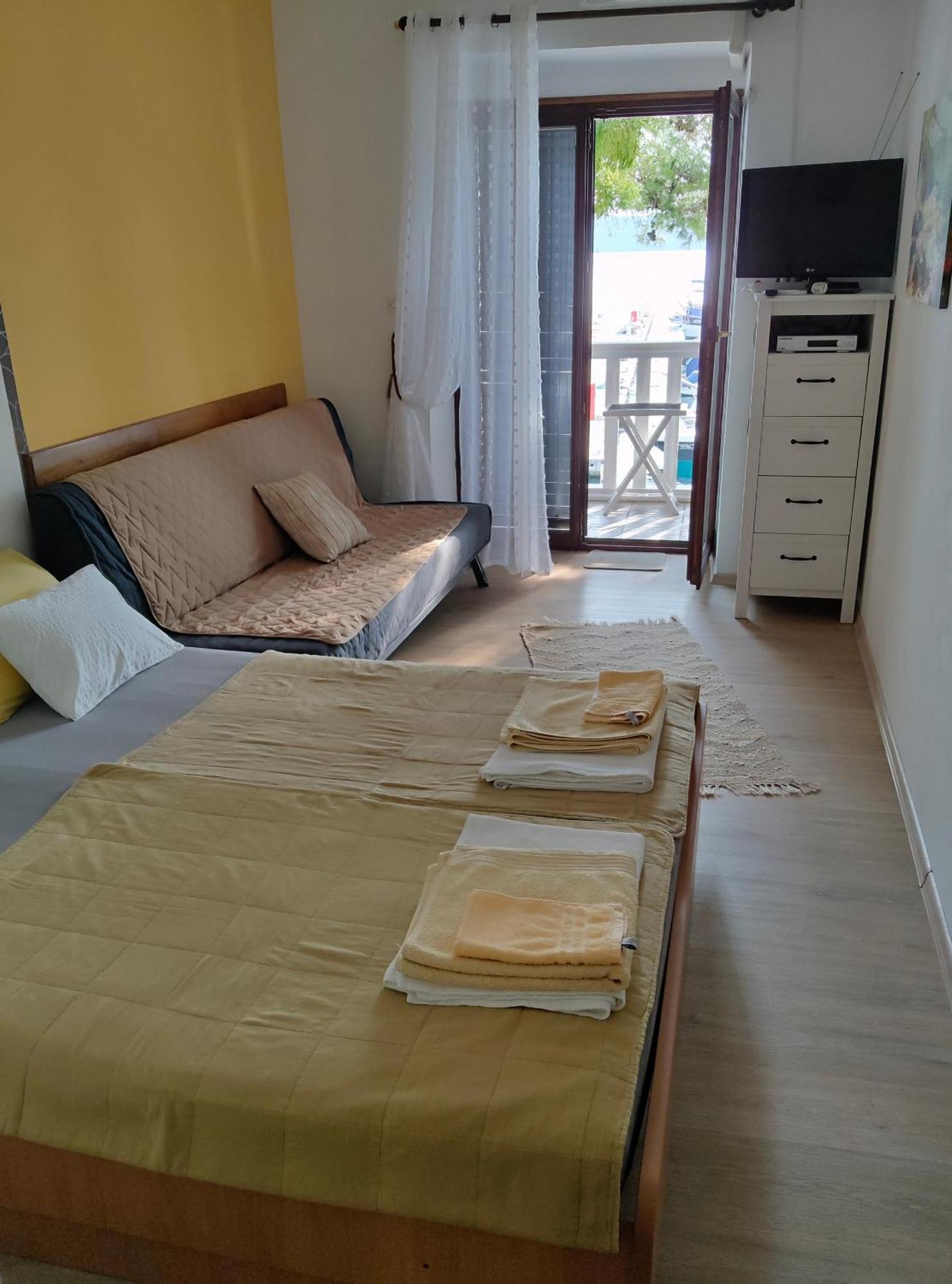 Apartmani Dea Jadranovo Exterior photo